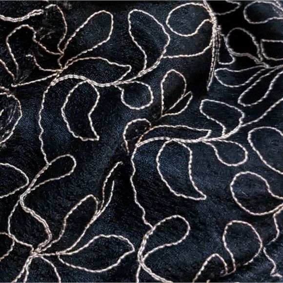 Playtex Bra Black with Gold Stitching 42D - Picture 2 of 8